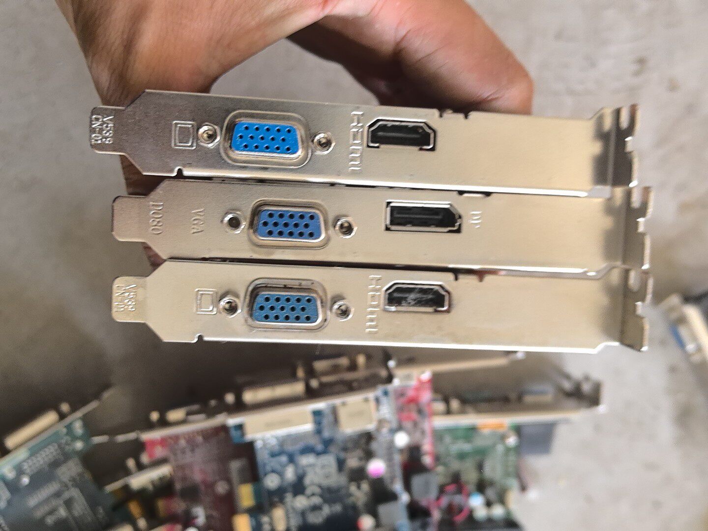 亮机卡 出两百个需要聊