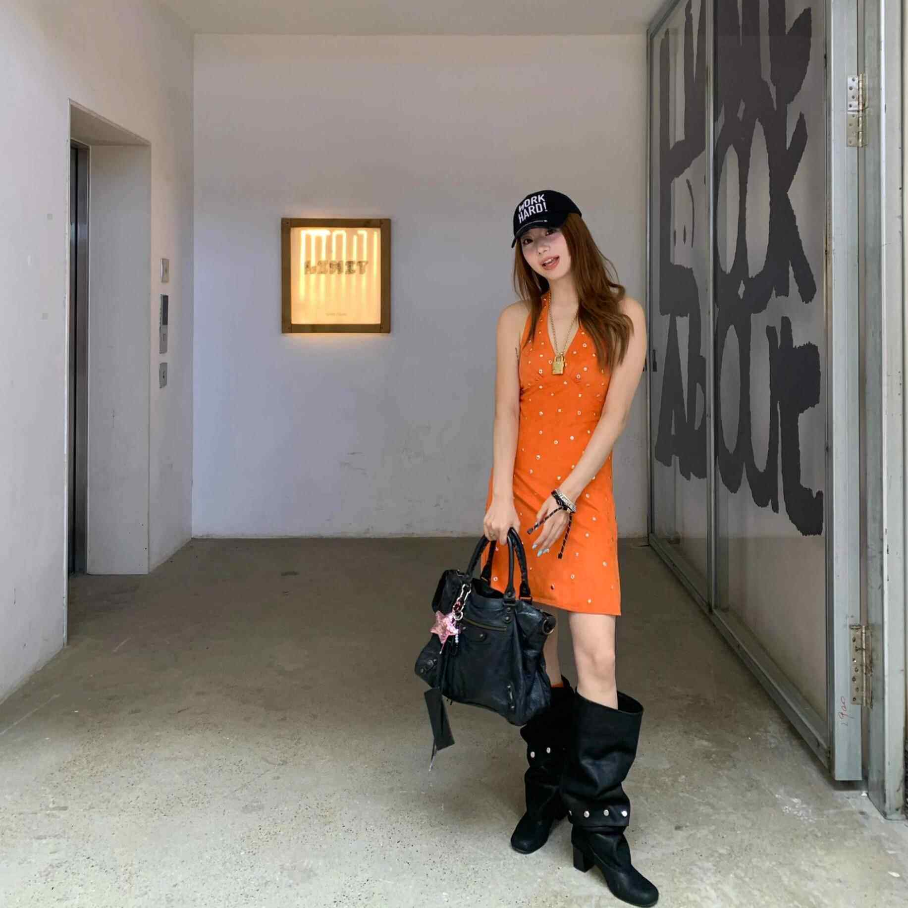 美式覆古铆钉波点露背V领系带麂皮橘色洋装辣妹度假裙子