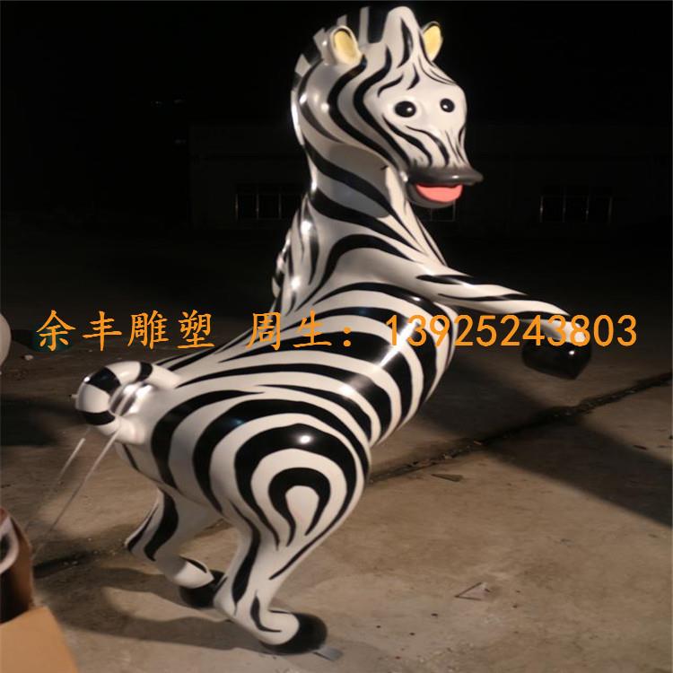 玻璃钢动物长颈鹿雕塑 仿真动物雕塑 园林景观彩绘小品雕塑户外