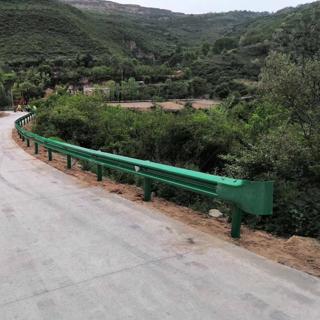 波形护栏高速路波形护栏乡村路双波喷塑热镀锌波形护栏板厂家直销