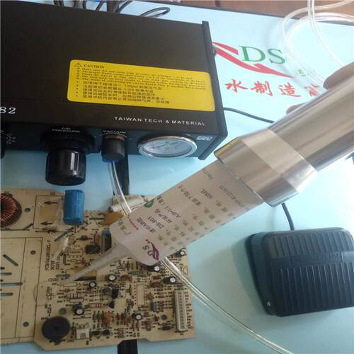 东莞供应DS982小型半自动AB点胶机 工业电子生产业灌胶注胶点胶用