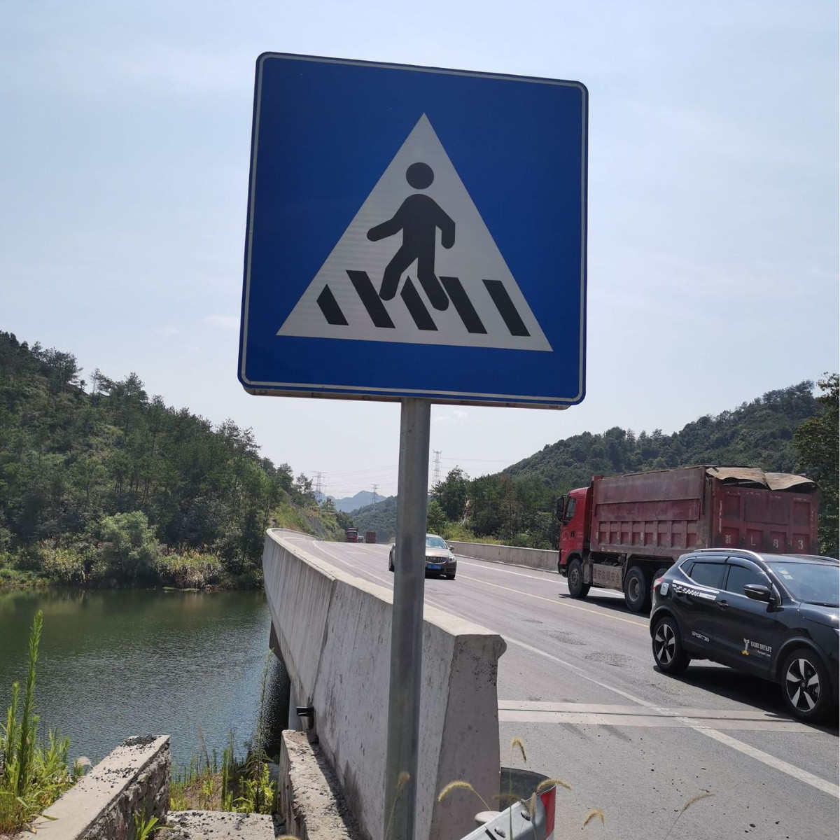 厂家直销道路交通标志牌铝板反光标牌公路警示牌路牌铭牌定制批发