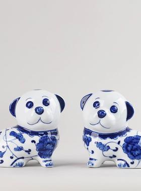 新款景德镇青花陶瓷可爱生肖狗装饰品吸引厅财富和镇客办屋公室桌