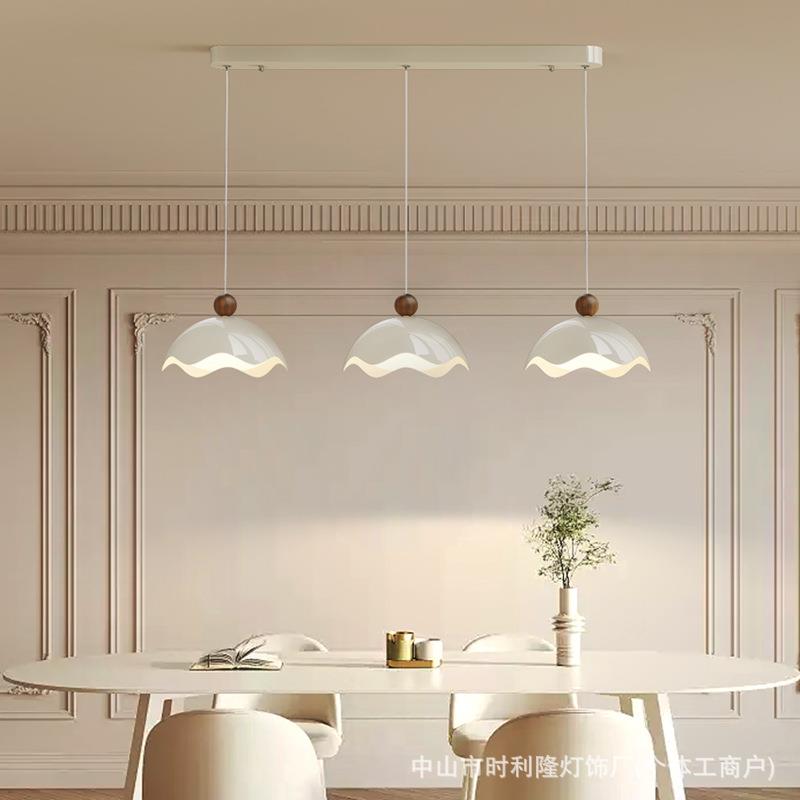 餐厅吊灯新款奶油风设计师中古胡桃色网红三头饭厅灯led中山灯具