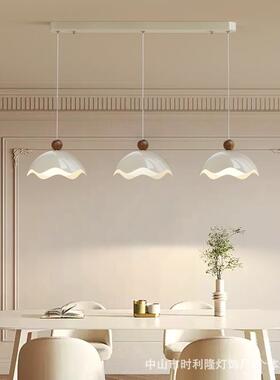 餐厅吊灯新款奶油风设计师中古胡桃色网红三头饭厅灯led中山灯具