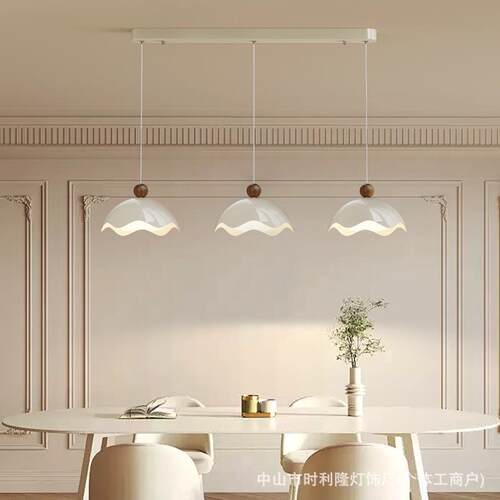 餐厅吊灯新款奶油风设计师中古胡桃色网红三头饭厅灯led中山灯具