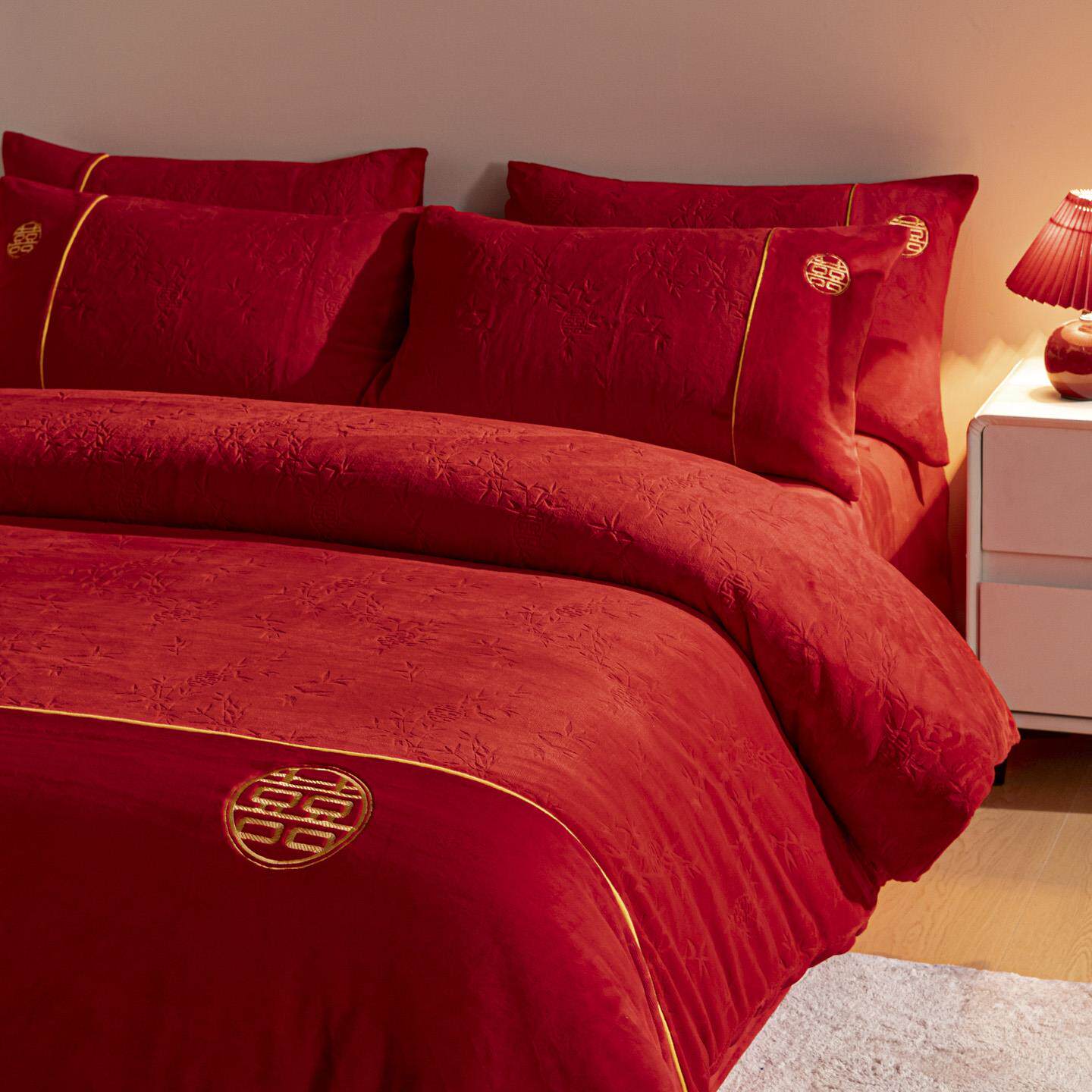 高档A类喜字刺绣牛奶绒婚庆四件套红色加厚结婚喜被套床单上用品4