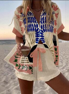 Women'S Short-Sleeve Outfit with a Beach Vacation Style