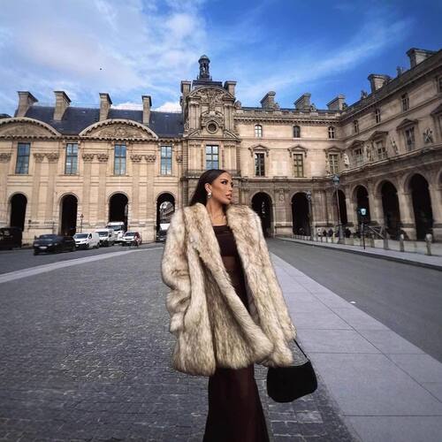 Medium to long synthetic fur jacket for women with fox fur