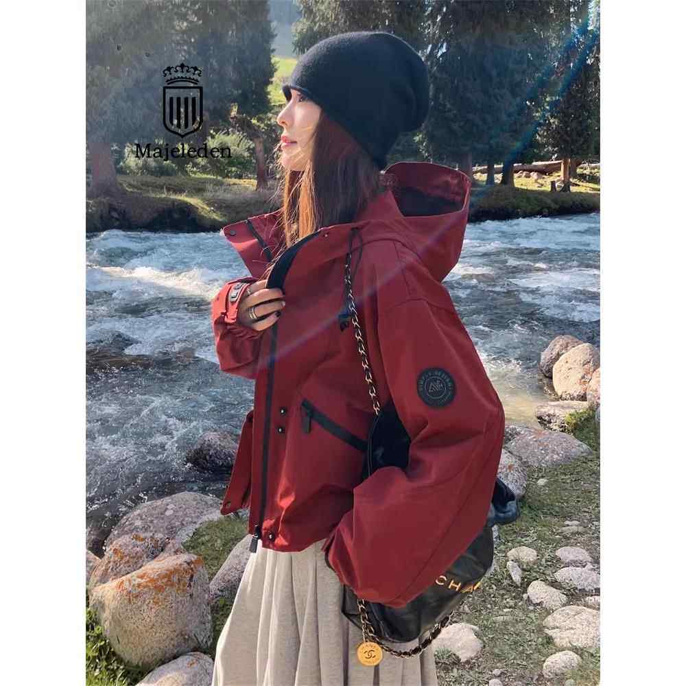 正品2025秋冬美式炸街红色连帽冲锋衣女工装风衣外套短款夹克上衣