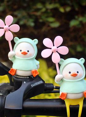 创意可爱小行鸭子风车车电竹蜻蜓瓶自汽载电动OTK摩托 托装饰送闺