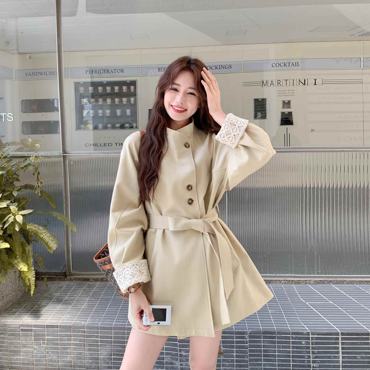 杏色巨好看蕾丝拼接衣外套女秋季2025新款小个子气质通勤休闲大衣