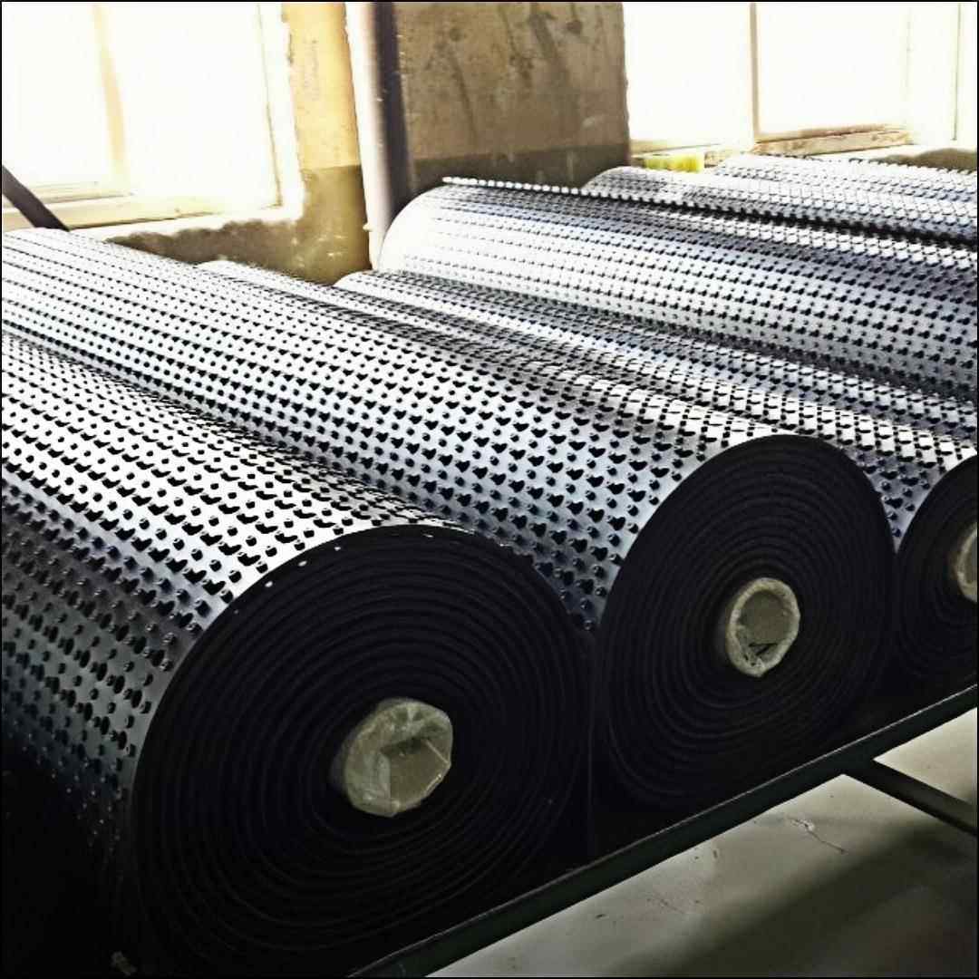 黑色卷型橡胶垫抗疲劳多场景使用防滑镂空疏水多功能橡胶脚垫子