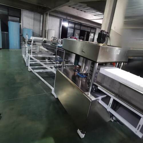 供应一次性无纺布床单折叠机美容美发毛巾机器洗脸巾生产加工设备