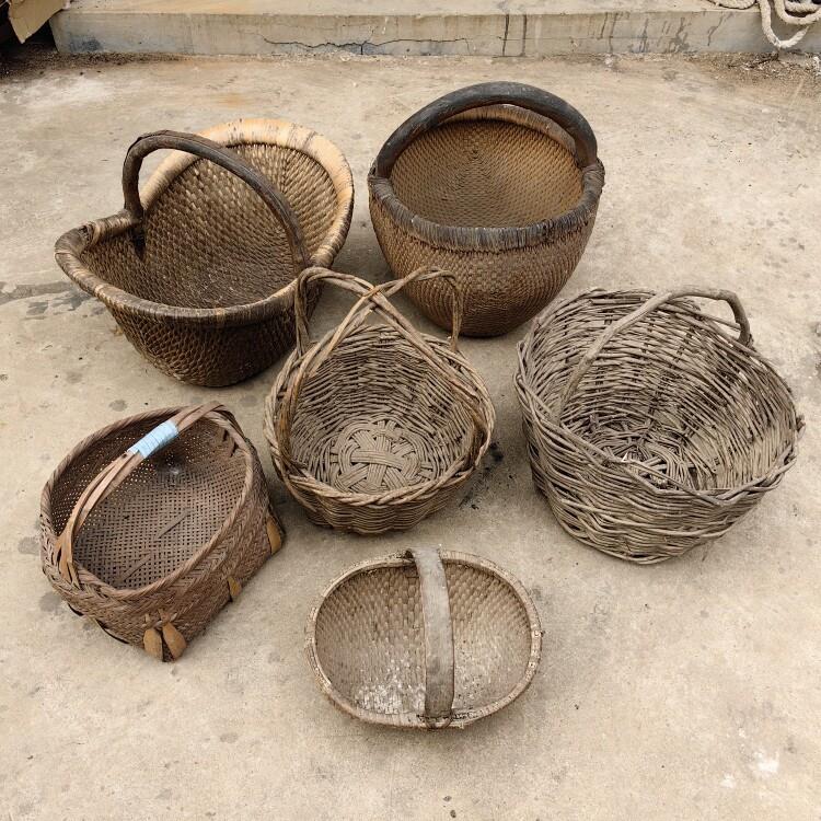 采购产品民俗,怀旧的乡村和旧农具,竹编篮子,竹篮,覆古的装饰