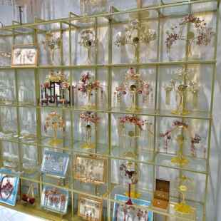 婚庆新娘头饰皇冠展示架中式秀禾置物架北欧铁艺落地简约收纳书架