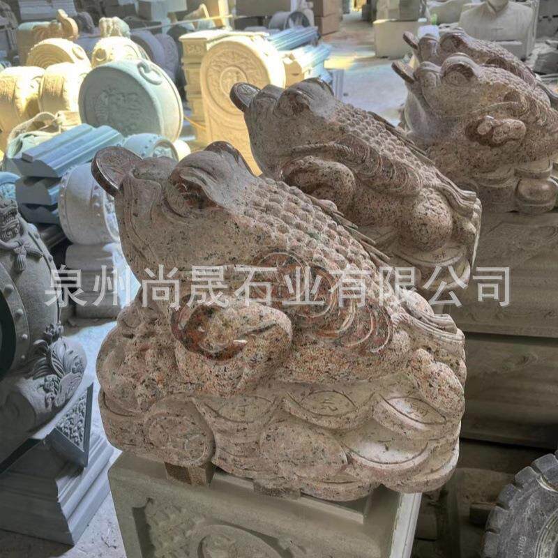 石雕金蟾天蟾印度红花岗岩雕刻青蛙癞蛤蟆动物雕塑摆件蟾蜍石雕塑