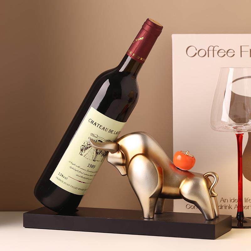 新中式牛气冲天红酒架摆件轻奢高档家居客厅酒柜创意装饰年会送礼
