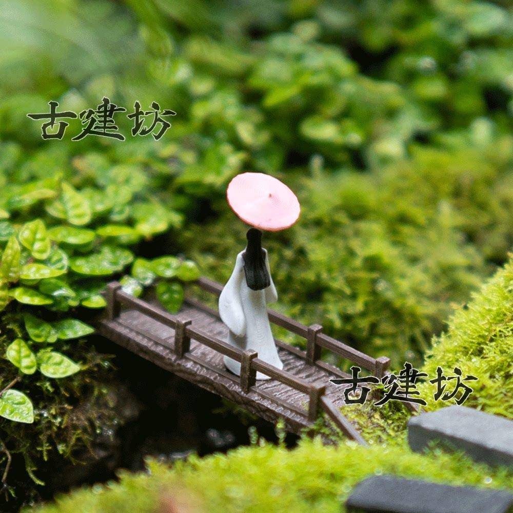 微景观场景摆拍树脂手绘人物模型水陆缸古风汉服撑伞少女造景装饰