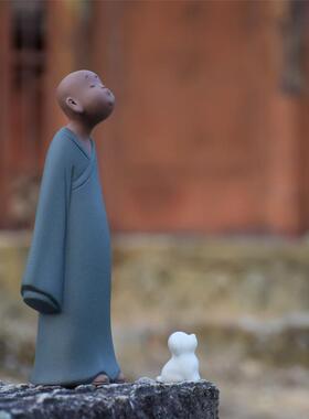 正品创意禅意紫砂陶瓷家居饰品可装小尚沙弥办和公桌飘爱窗书架摆