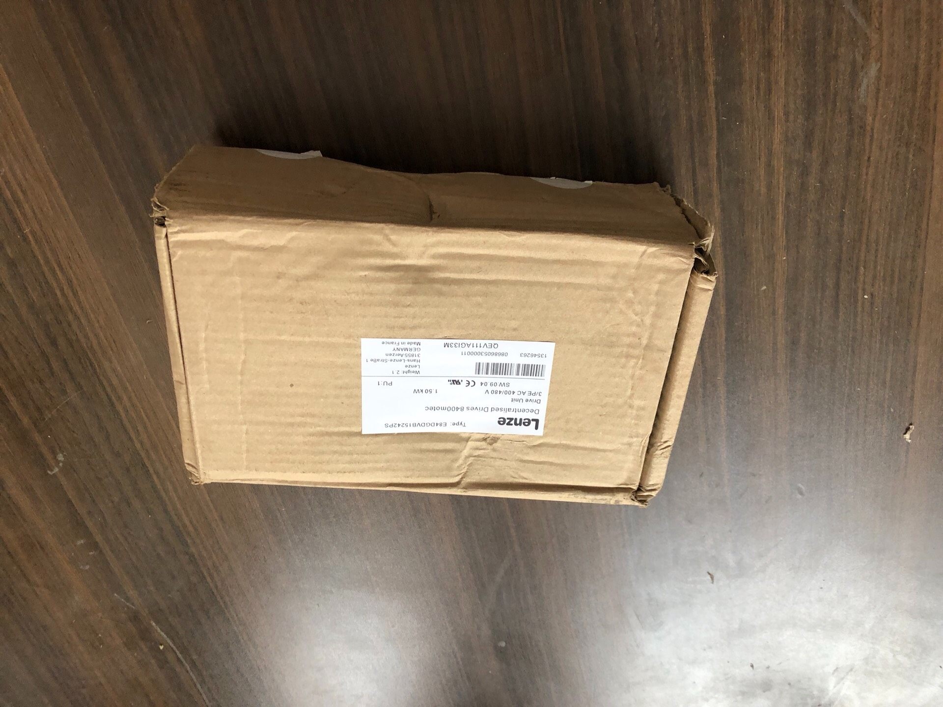 全新伦茨0.55KW E84DGDVB55142PS 带包装