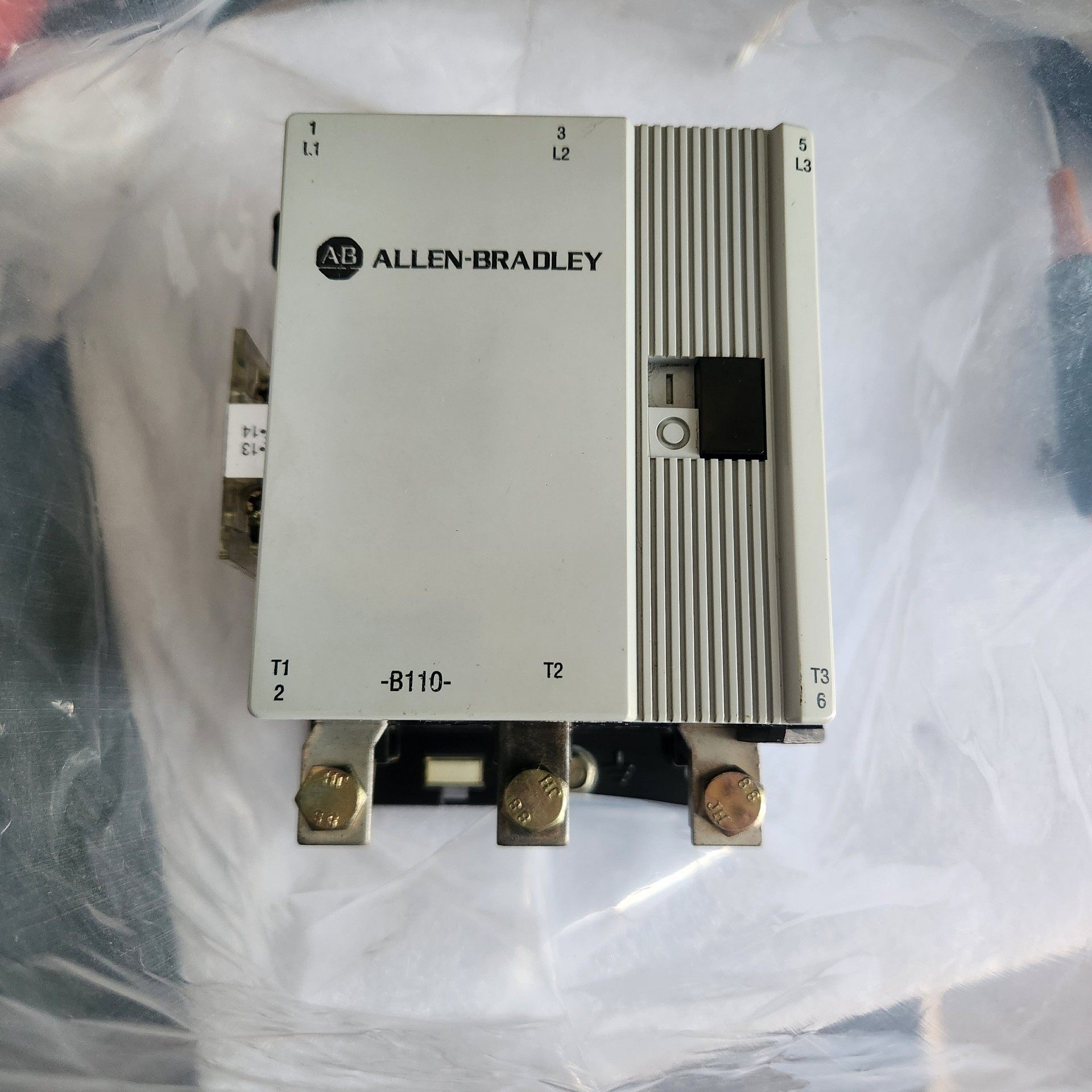 全新原装AB100-B110N 接触器195-GA10和B1