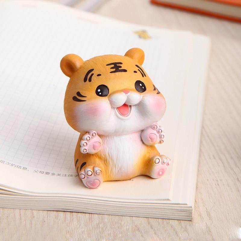 ins可爱小老虎汽车摆件 创意生日礼物书桌上装饰桌面蛋糕装饰礼品,家居饰品,装饰摆件,淘宝优惠券,粉丝福利购,淘宝优惠卷