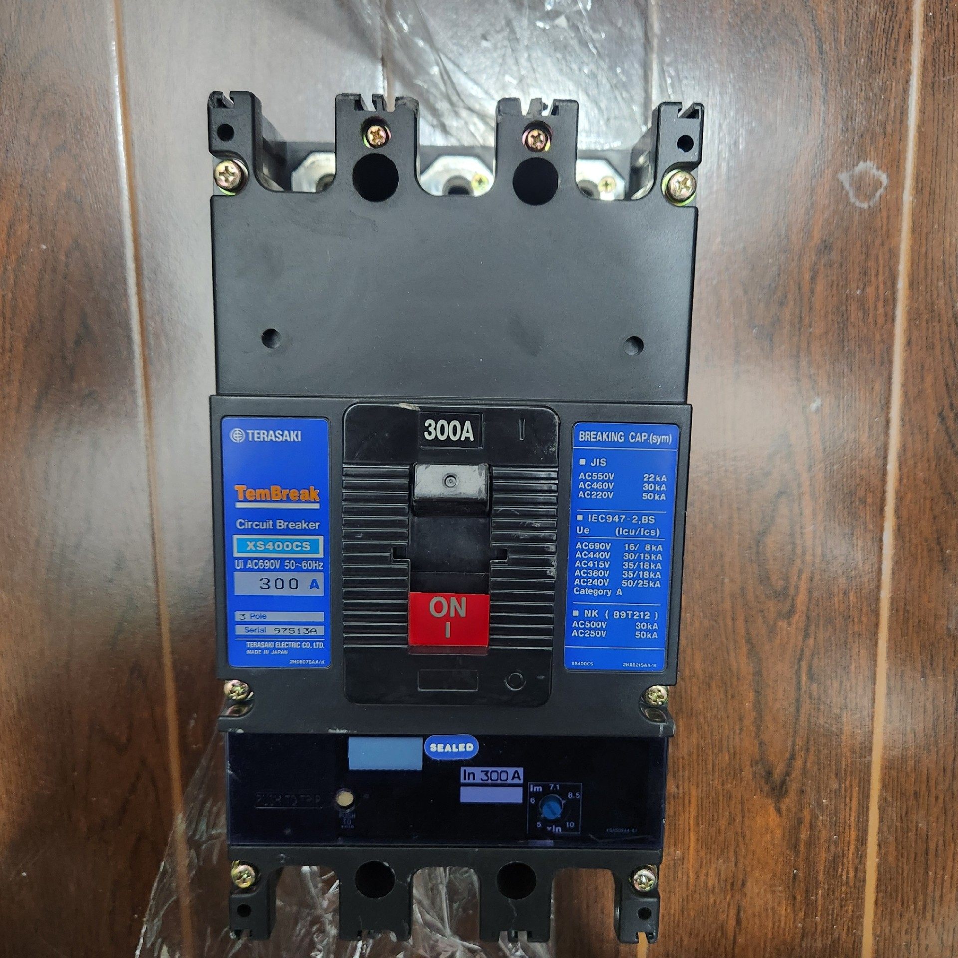 寺琦断路器XS400CS 300A 350A 400A成色好