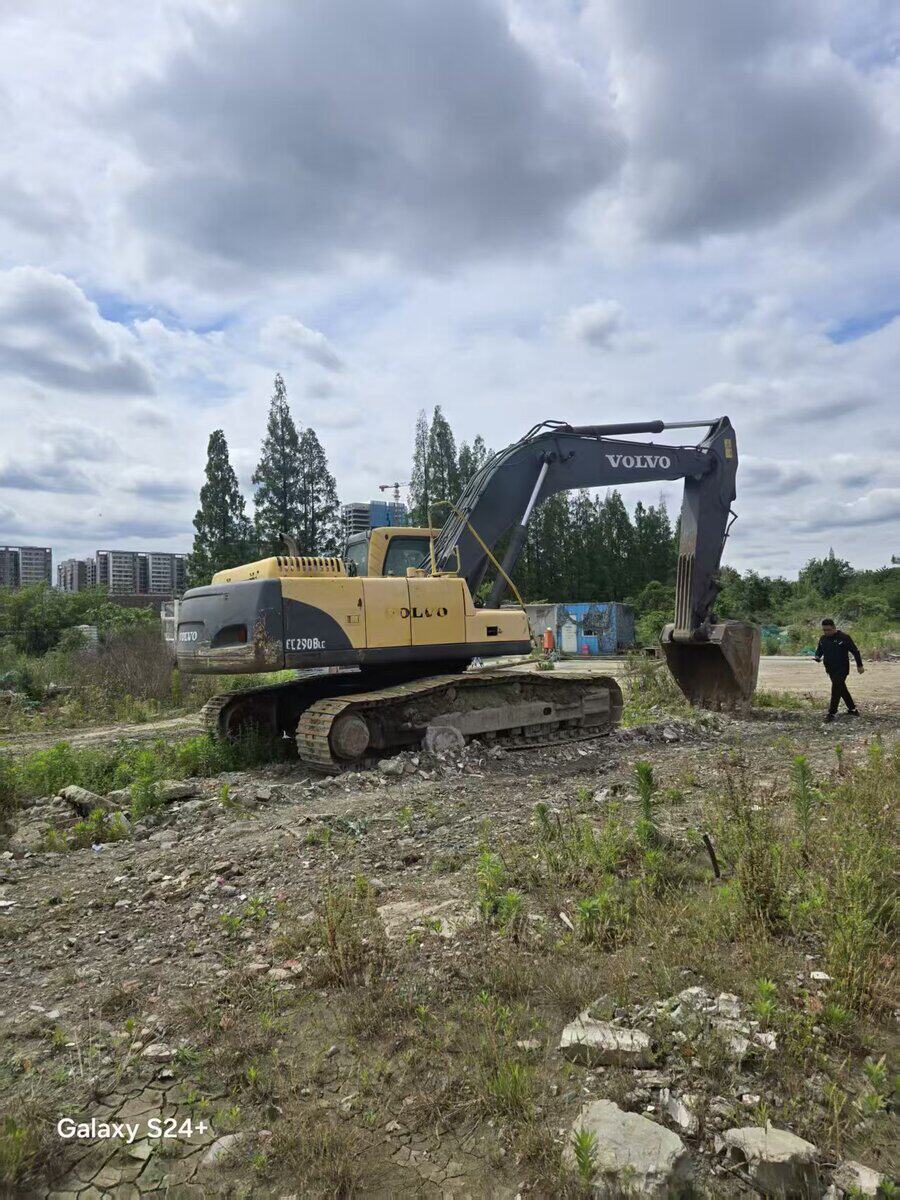 5月6日成都（资产处置)沃尔沃挖掘机网络拍卖公告