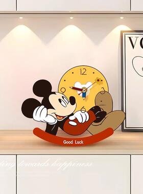 卡通米奇桌面摆件创意钟表电视柜桌面时钟摆台式网红新款家居座钟