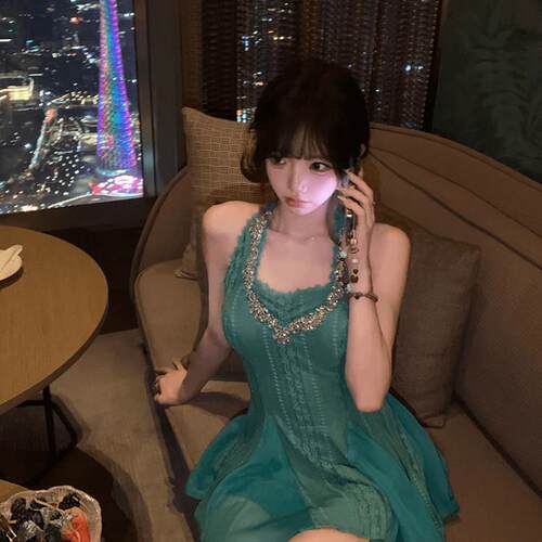 SYJ/舒衣家 法式名媛镶钻挂脖连衣裙千金风纯欲性感气质收腰短裙