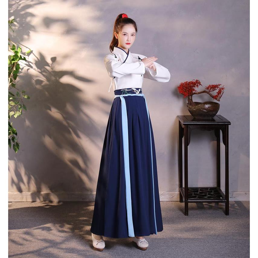 正品中生古侠客装女骁舞蹈演出汉服武的侠中国风班服初成人雪龙吟