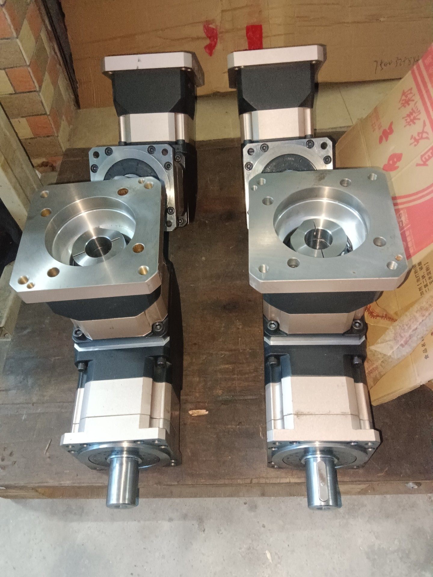 180湖北科锋直角精密行星减速机：速比1：20∥SVX142