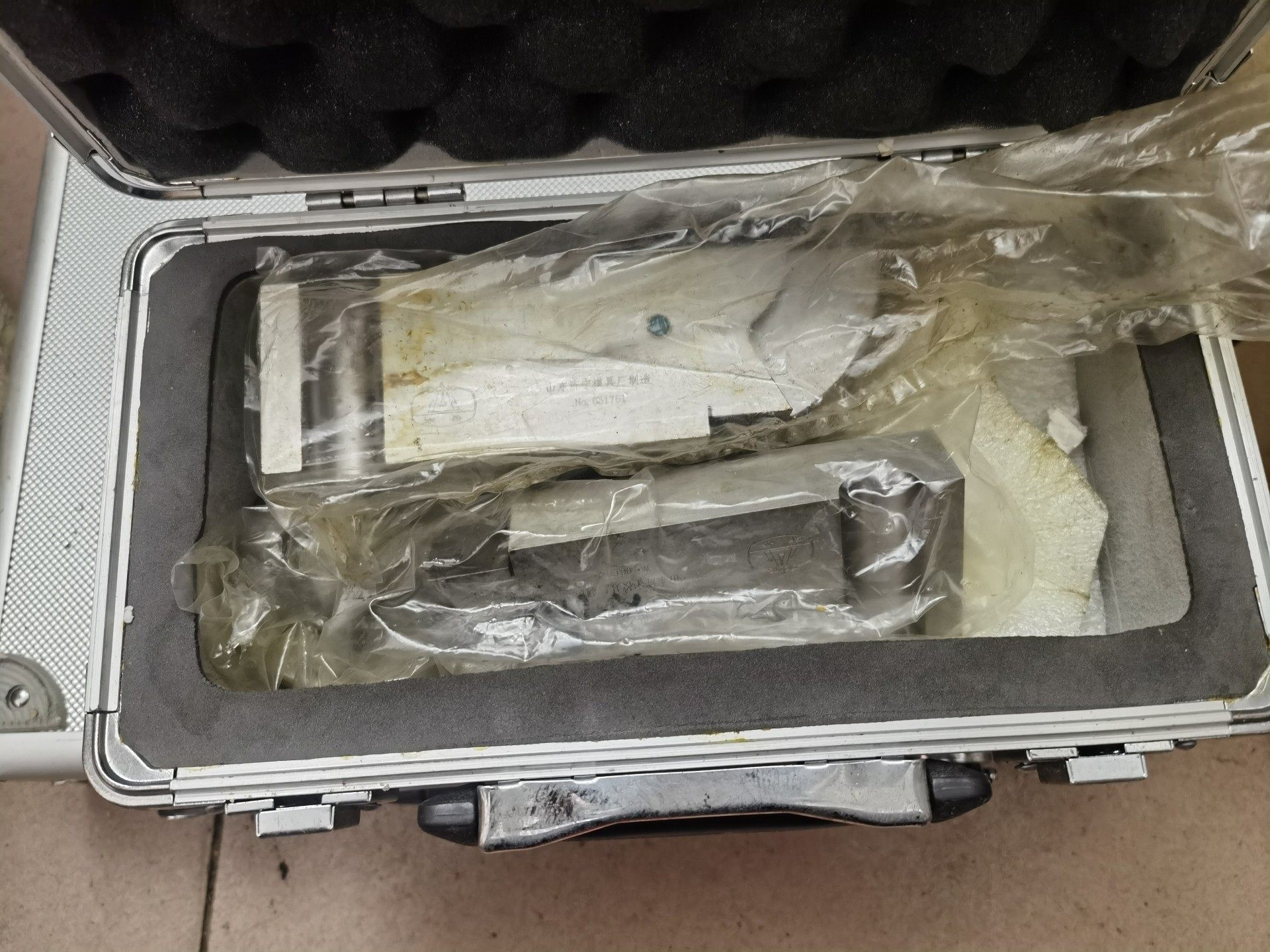 东岳CSK-I ⅢA，检测探伤试块，探伤仪试块一共五个，一箱