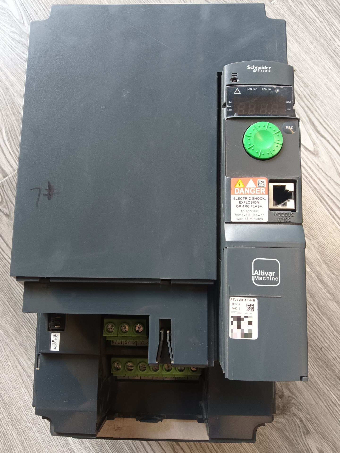 ATV320D15N4B，施耐德变频器15KW成色如图，功能