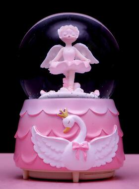 天鹅湖芭蕾舞女孩水晶球音乐盒摆件飘雪创意桌面装饰礼品精品店
