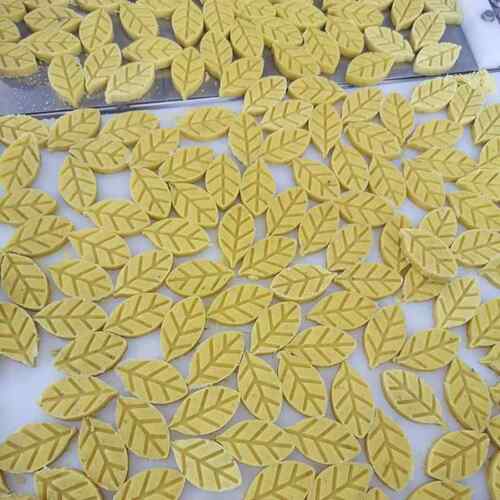 福绿通直销形纹状花可定绿豆糕成型QRT设备豆糕压块机绿豆糕生产
