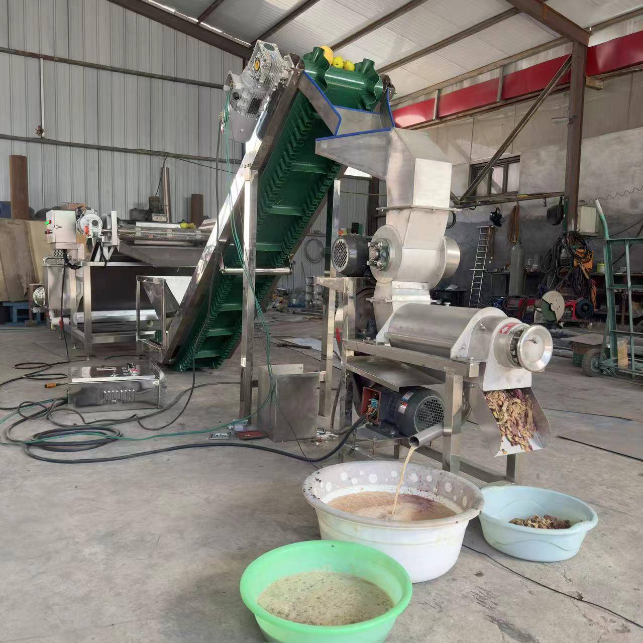 商用菠萝汁加工机器 螺旋粉碎榨汁机 螺旋凤梨破碎浆渣汁设备