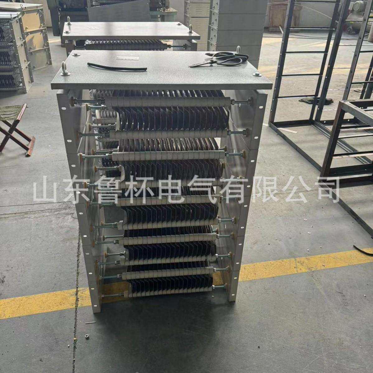 不锈钢电阻器RS52-315S-10/6将产生的能量快速转换成热能并消耗掉