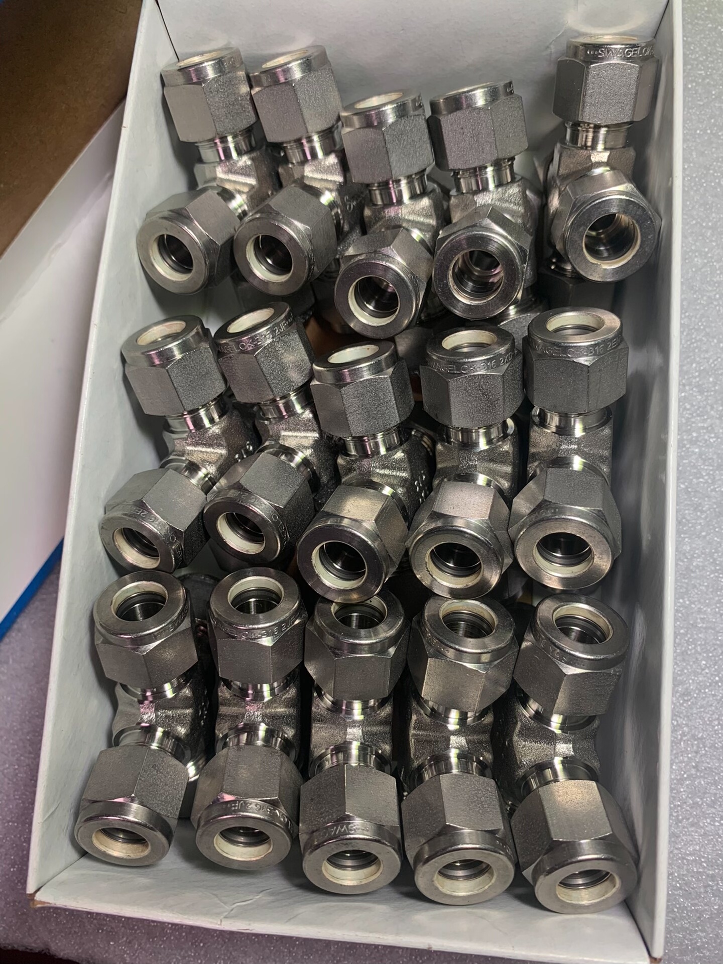 世伟洛克SS-600-4，不锈钢卡套管接头，联合四通接头，3