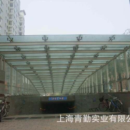 钢结构雨棚地库出路口门头玻璃雨棚地铁口