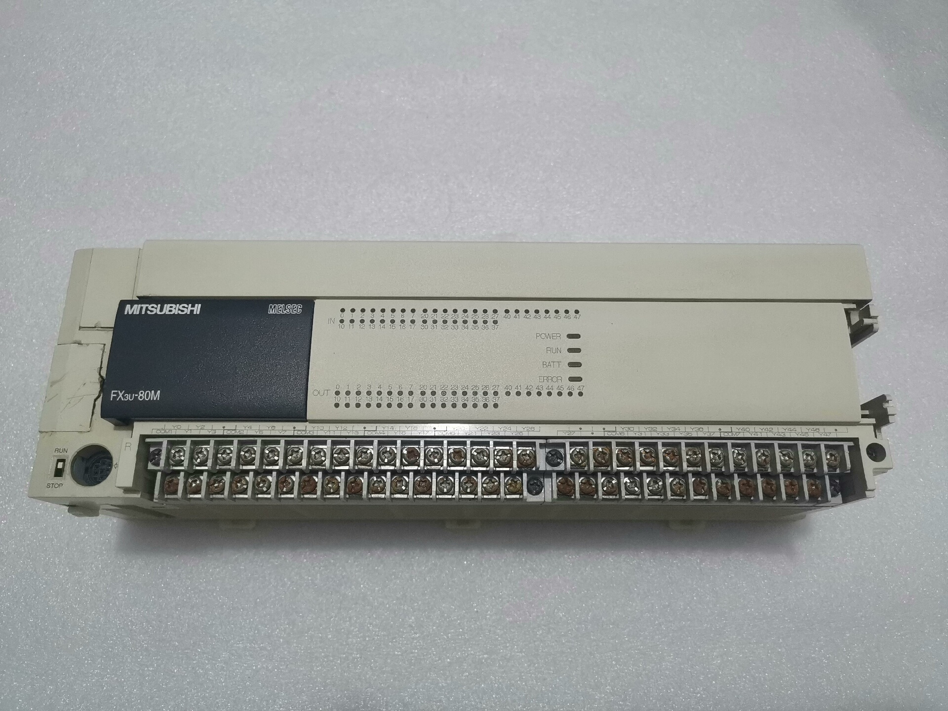 三菱FX3U-80MR 原装拆机，实物拍摄成色一般，功能测试