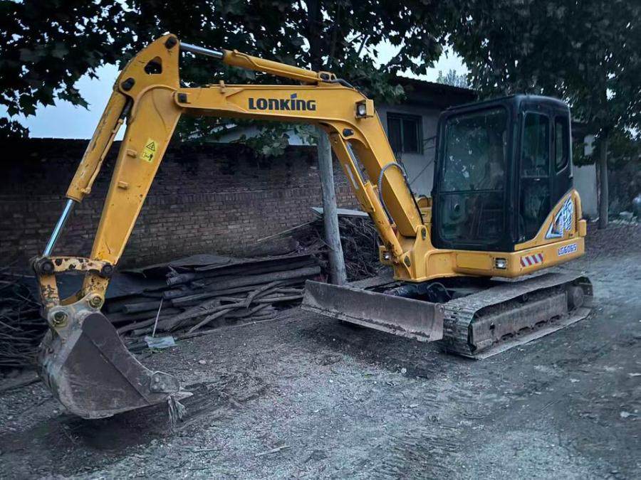 1月8日石家庄某公司处置龙工挖掘机网络拍卖公告