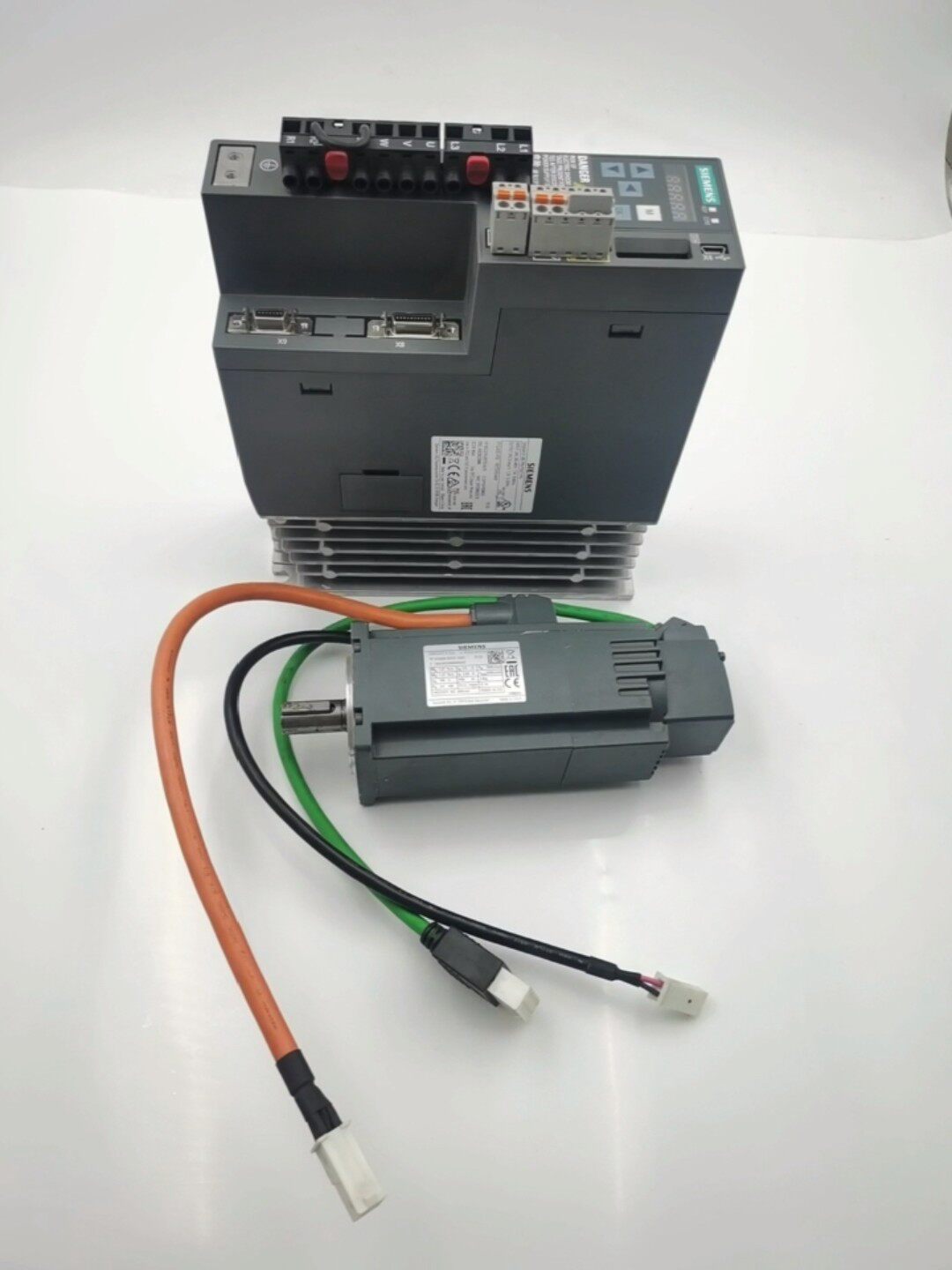 6SL3210-5FE10-4UF0 1FL6034-2AF