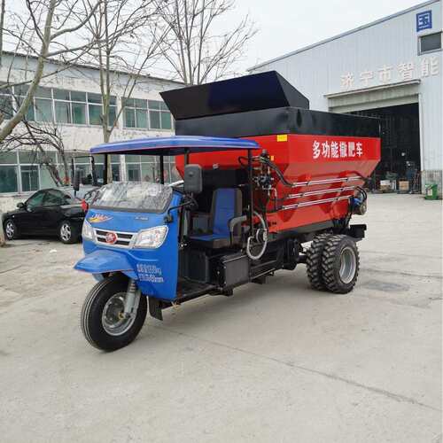 全自动农用撒肥车多功能牛羊鸡粪干湿两用三轮撒粪车