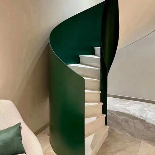 商场别墅弧形旋转楼梯木踏板木扶手栏杆白色钢化玻璃护栏.