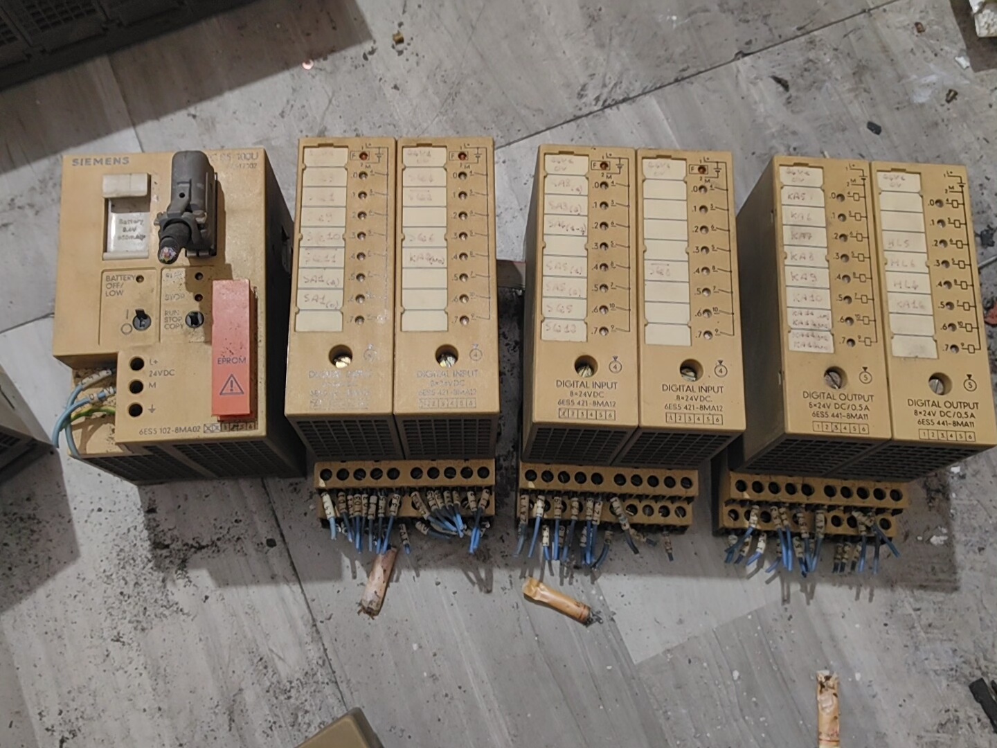 西门子PLC6ES5-100U，主机6ES5-102-8MA