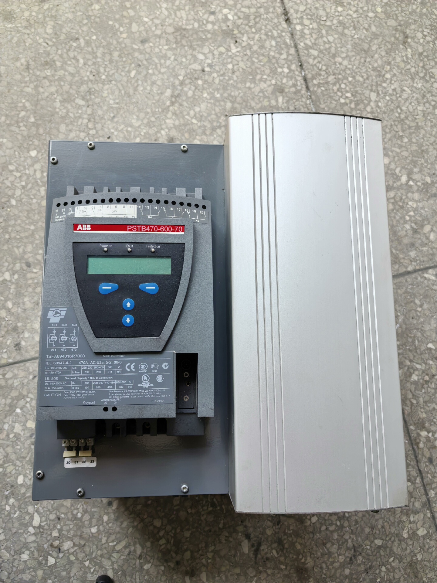 ABB软启动 1SFA894016R7000 原装拆机，功能