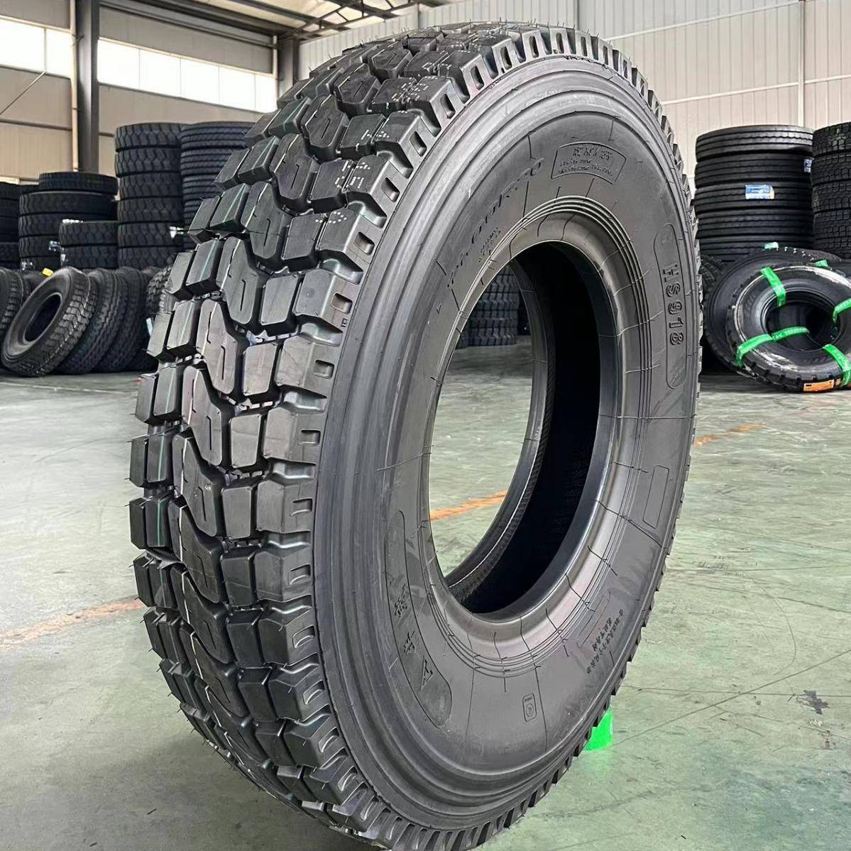1100r20钢丝胎卡车货车轮胎 子午线钢丝胎耐磨1000R20900R20