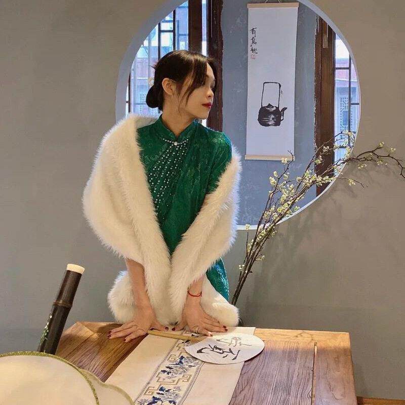 晚礼服高级感名媛旗袍披肩白色毛绒加厚外搭保暖冬装披风复古秋冬